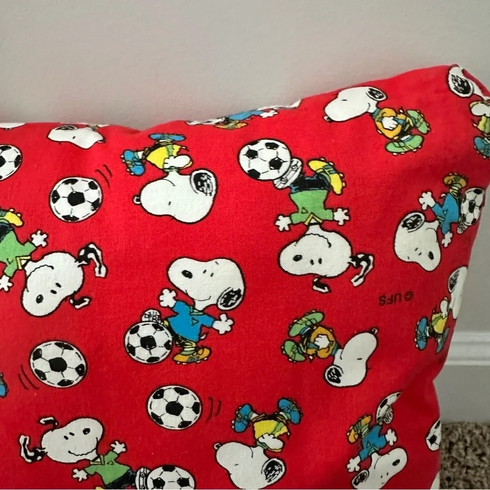 VTG 2000s Peanuts Snoopy UFS Soccer Player Handmade Pillow 14” RARE FABRIC